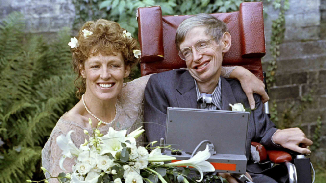 Ahli Fisika dan Kosmologi, Stephen Hawking saat bersama istri