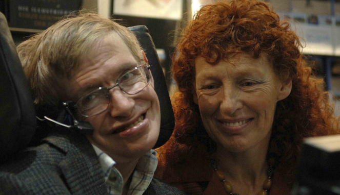 Ahli Fisika dan Kosmologi, Stephen Hawking saat bersama istri