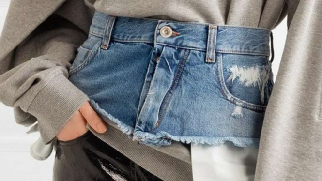 Model Celana  Jeans  Nyeleneh Bikin Geleng Kepala Mahal  Pula