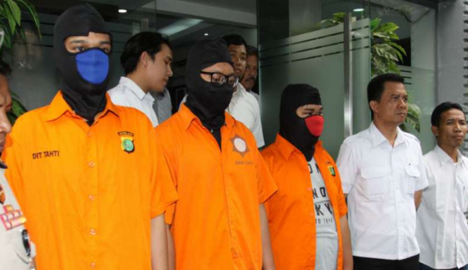 Tiga orang tersangka jaringan hacker internasional ditangkap Polda Metro Jaya