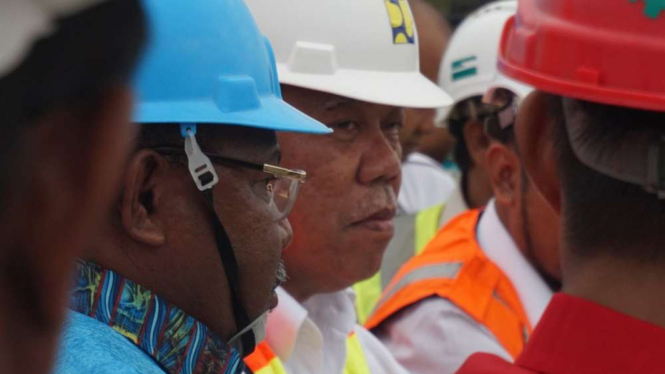 Menteri pupr dan Bupati merauke kunjungi proyek monumen kapsul waktu.