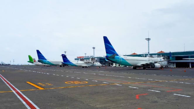 Maskapai Garuda Indonesia dan CItilink di Bandara Ngurah Rai, Denpasar, Bali