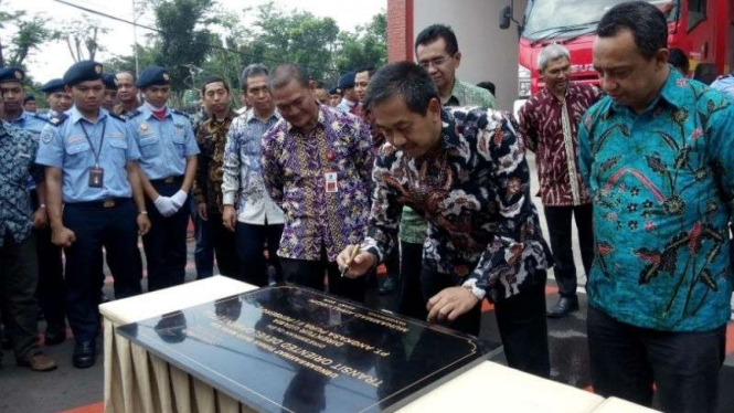 Direktur PT Angkasa Pura II, Muhammad Awaluddin, meresmikan gedung Traintransit Oriented Development (TOD) di kawasan Pintu M1, Tangerang, Banten, pada Jumat, 16 Maret 2018.