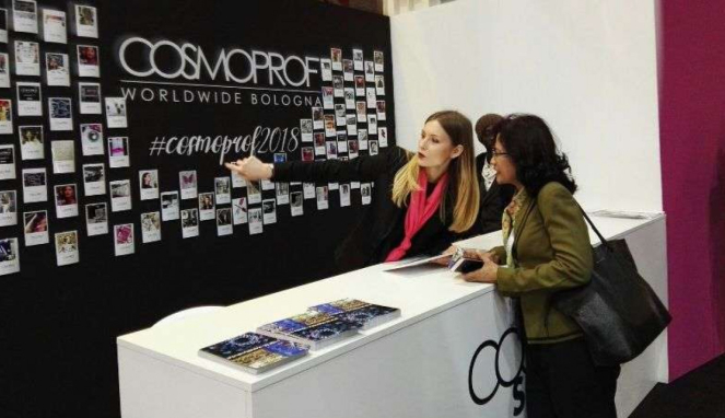 Cosmoprof, booth produk bulu mata palsu Indonesia di Italia.