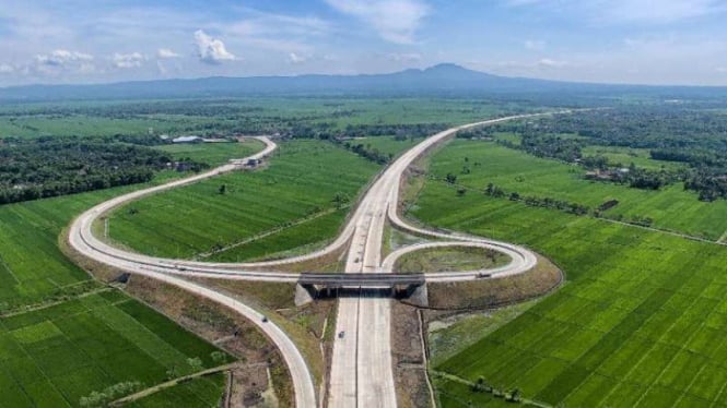 Jalan tol Ngawi-Kertosono.