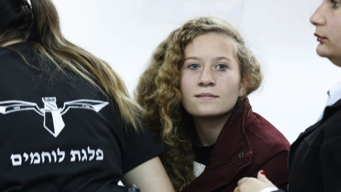 Ahed Tamimi dihukum penjara karena menampar tentara Israel