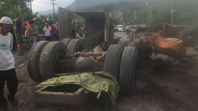 Kecelakaan beruntun di Jalan Lintas Sumatera, Lampung