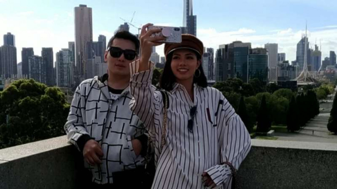 Selfie dengan latar belakang Kota Melbourne Australia