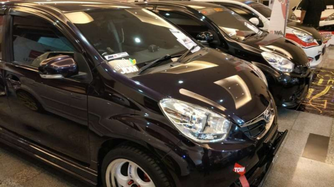 Mobil Daihatsu.