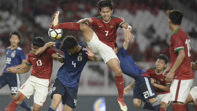 Timnas Indonesia U-19 saat beruji coba dengan Jepang.