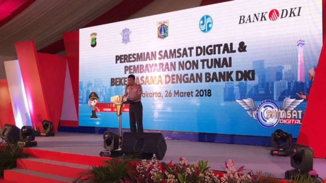 Kapolda Metro Jaya Irjen Pol Idham Azis saat peresmian samsat digital (e-Samsat)