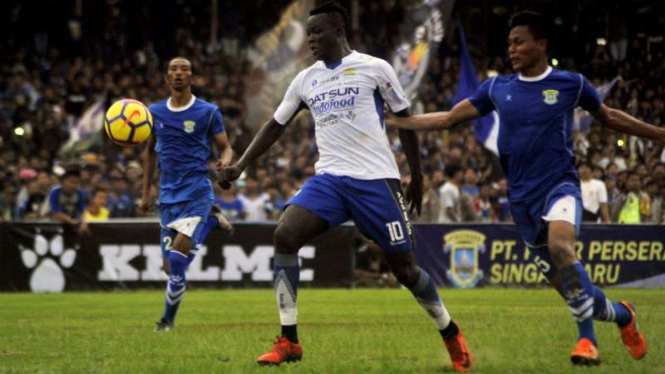 Striker Persib Bandung, Ezechiel N'Douasel