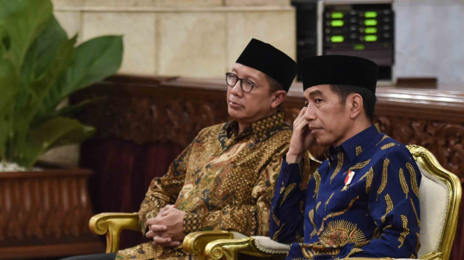 Presiden Joko Widodo (kanan) bersama Menteri Agama Lukman Hakim Saifuddin