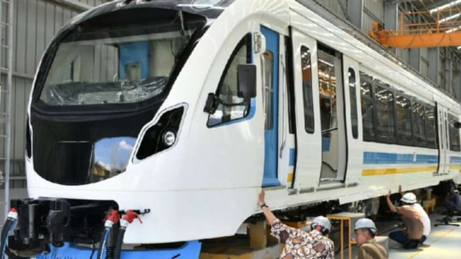 Kereta LRT Palembang buatan PT INKA. 