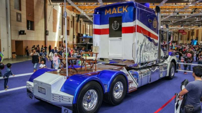 Truk Mack milik Sultan Johor