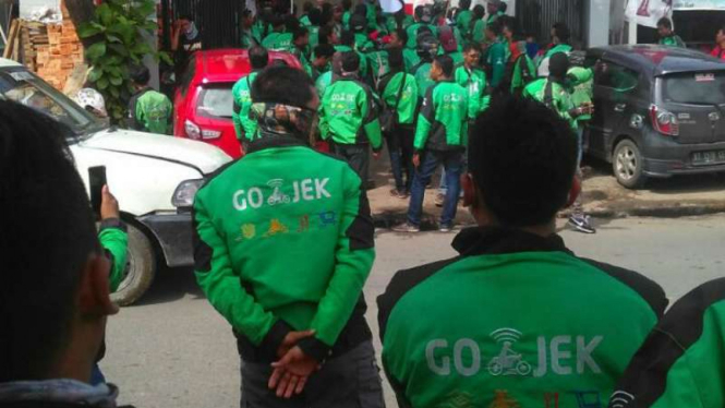 Driver ojek online.