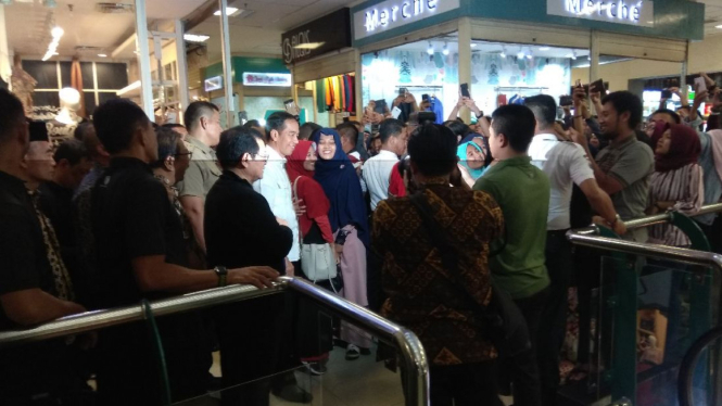 Presiden Joko Widodo nonton 'Yowis Ben' di Bioskop Cinemaxx Malang Town Square 