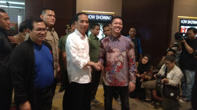 Presiden Jokowi nonton film Yowis Ben di Bioskop Cinemaxx Malang Town Square