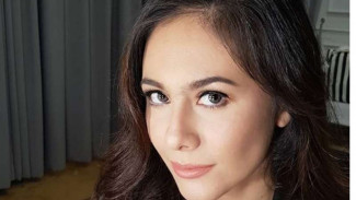 Dibilang Pakai Baju Terlalu Seksi, Begini Reaksi Wulan Guritno