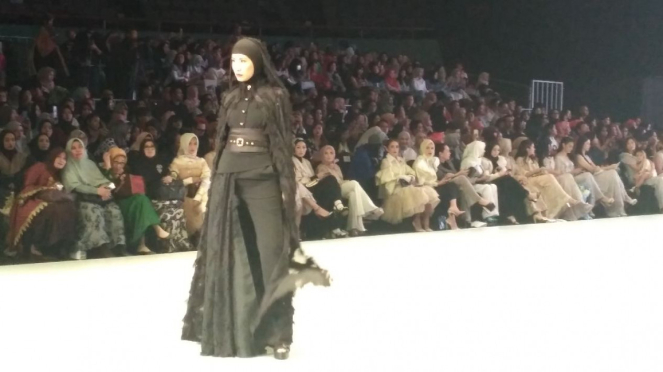 Koleksi Zaskia Sungkar di IFW 2018