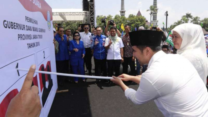 Kampanye akbar Khofifah - Emil Dardak di Alun-alun Jombang, Jawa Timur.