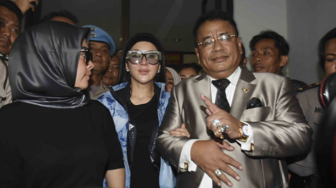 Artis Syahrini menghadiri sidang First Travel