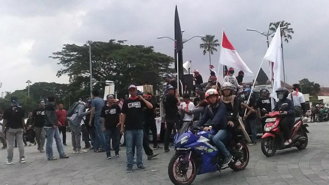Pedagang seluler turun jalan di Yogyakarta
