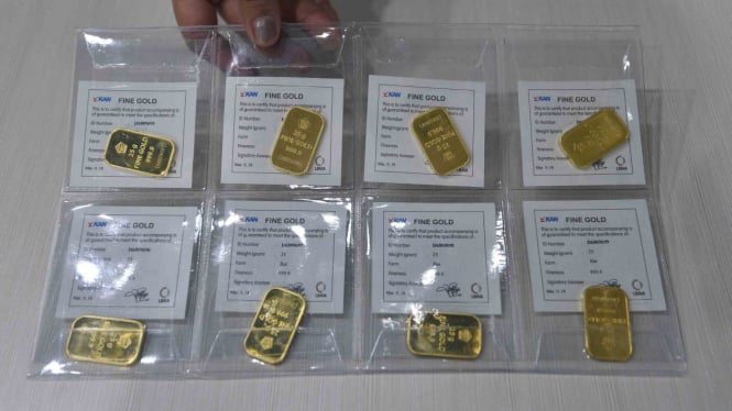 Emas batangan yang ditransaksikan di Butik Emas Logam Mulia