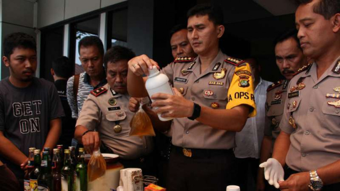 Kepala Kepolisian Resor Metropolitan Bekasi, Komisaris Besar Polisi Indarto, dalam konferensi pers .