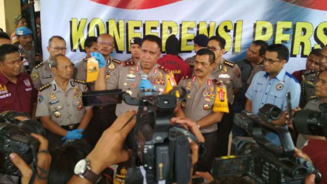 Kapolda Sumut Irjen Pol Paulus Waterpauw saat konferensi pers kasus penembakan