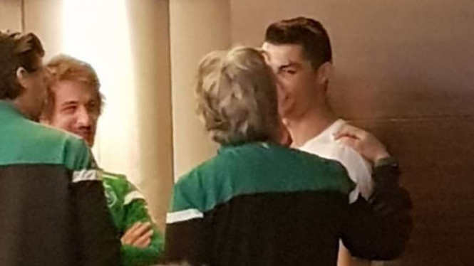 Cristiano Ronaldo dan Fabio Coentrao bertemu di Madrid. 