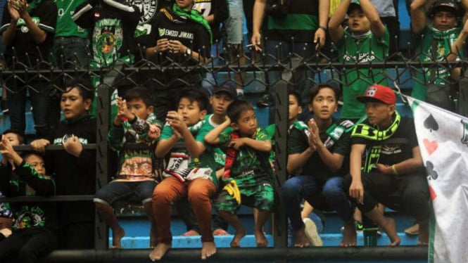 Pendukung Persebaya Surabaya, Bonek.