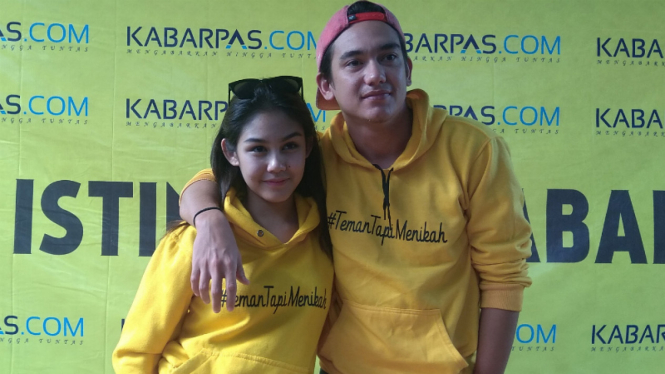 Vanesha Prescilla dan Adipati Dolken jumpa fans di Kota Malang.