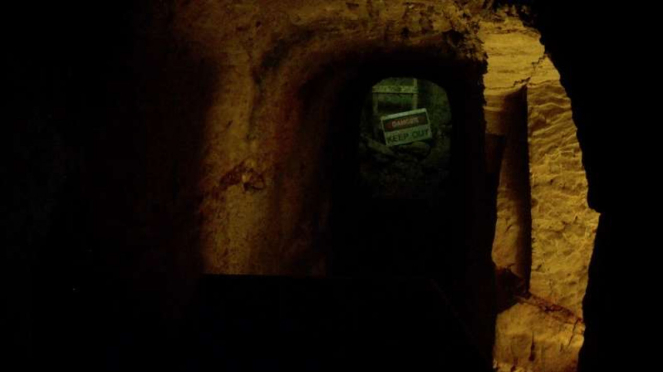 Reruntuhan terowongan bawah tanah tambang emas di Sovereign Hill 