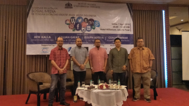 Seminar Pelatihan Sosial Media di Tengah Ekonomi Kreatif Anak Muda Indonesia.