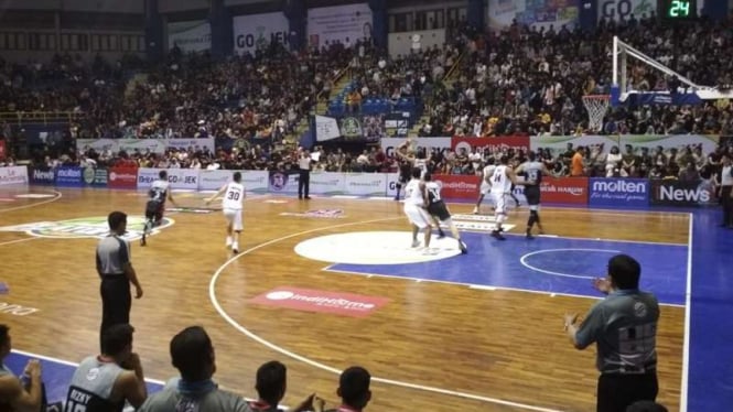 Pelita Jaya Jakarta Vs Stapac Jakarta