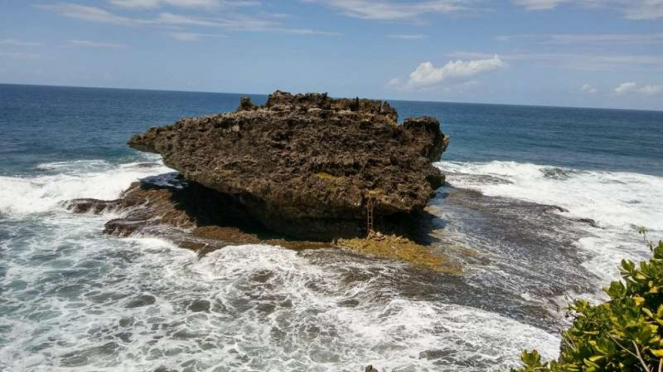 Pantai Madasari di Desa Masawah, Kecamatan Cimerak, Jawa Barat