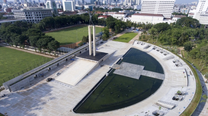 Monumen Pembebasan Irian Barat di Lapangan Banteng