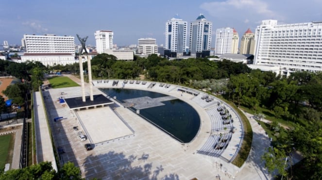 Monumen Pembebasan Irian Barat di Lapangan Banteng