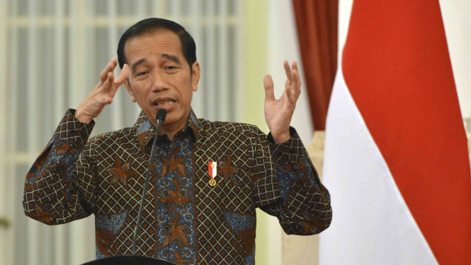 Presiden Joko Widodo menyampaikan pemaparan saat Sidang Kabinet Paripurna