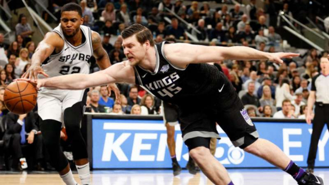 Duel San Antonio Spurs vs Sacramento KIngs