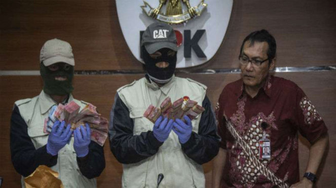 KPK merilis kasus tangkap tangan suap Bupati Bandung Barat, Abu Bakar