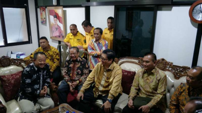 Ketua Umum Partai Golkar Airlangga Hartarto menyambangi  kantor PP Muhammadiyah
