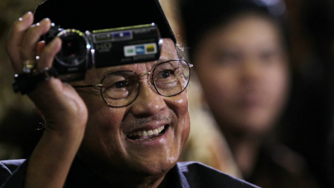 B.J. Habibie mengungguli Joko Widodo dan Ahok di daftar tokoh laki-laki Indonesia yang paling dikagumi menurut survei YouGov. - Getty Images