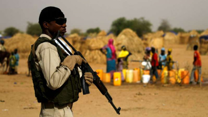 Tentara berjaga di perkampungan dan kamp antisipasi serangan Boko Haram