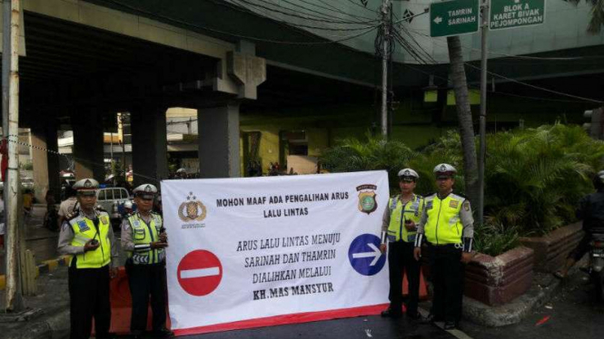 Arus lalu lintas menuju Jalan MH Thamrin dialihkan, Sabtu, 14 April 2018