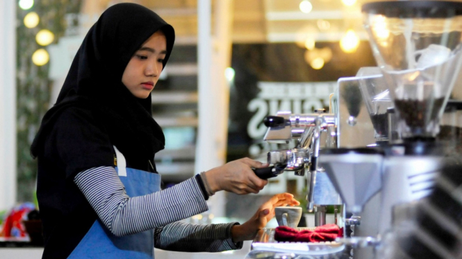 Trisha Aydilla Monica, Barista Wanita di Kedai Kopi Aceh