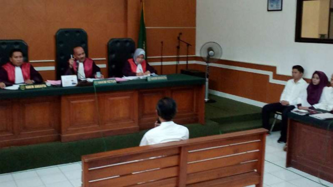 Calon jemaah jadi saksi sidang kasus First Travel di Pengadilan Negeri Depok