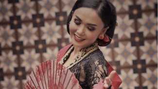 4 Penampilan Yuni Shara Berbusana Tradisional Tuai Pujian
