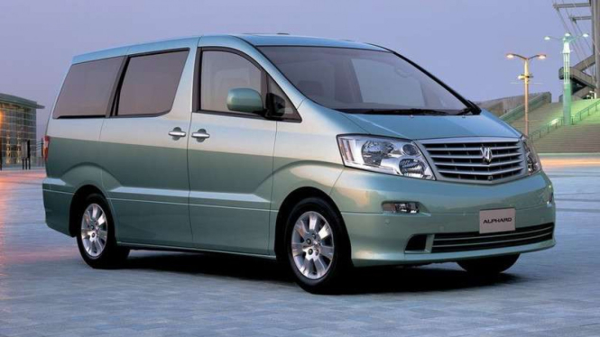 Alphard 2002.